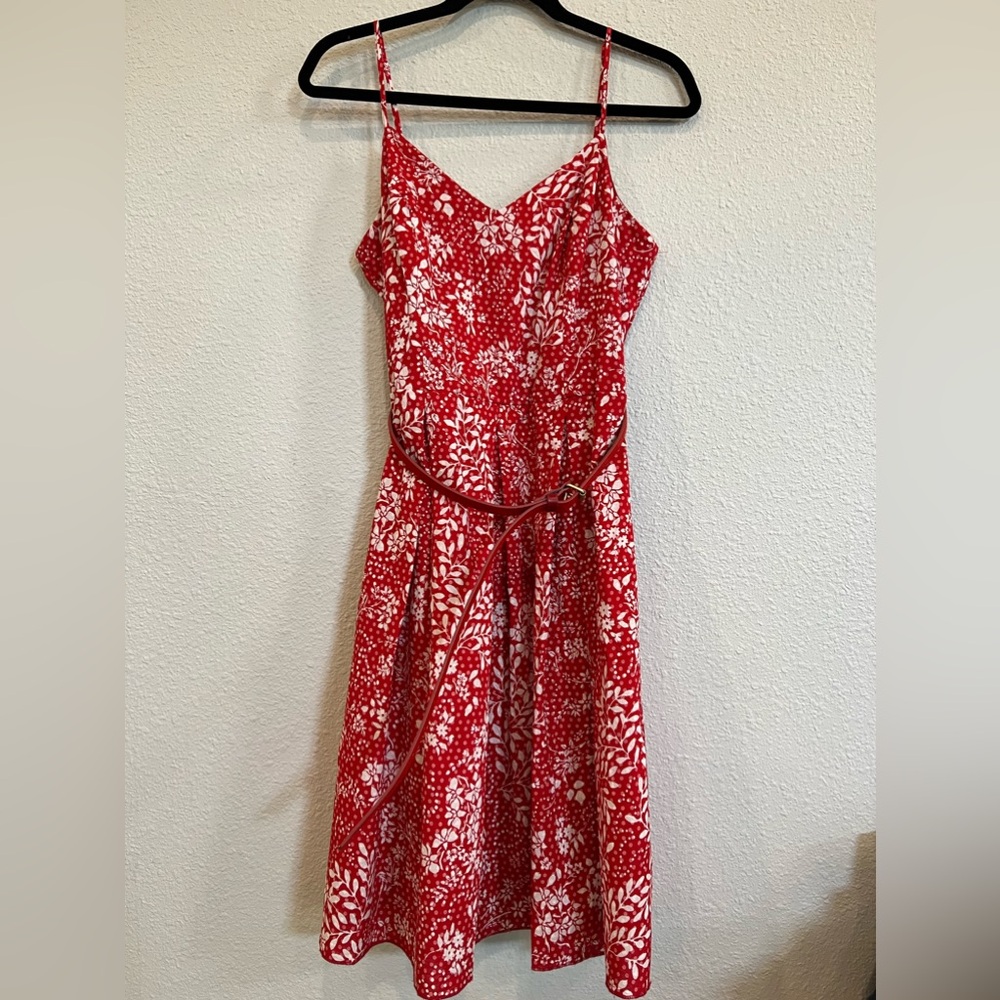 #254 Shyanne red floral flowy spaghetti strap dress size medium - Picture 3 of 7